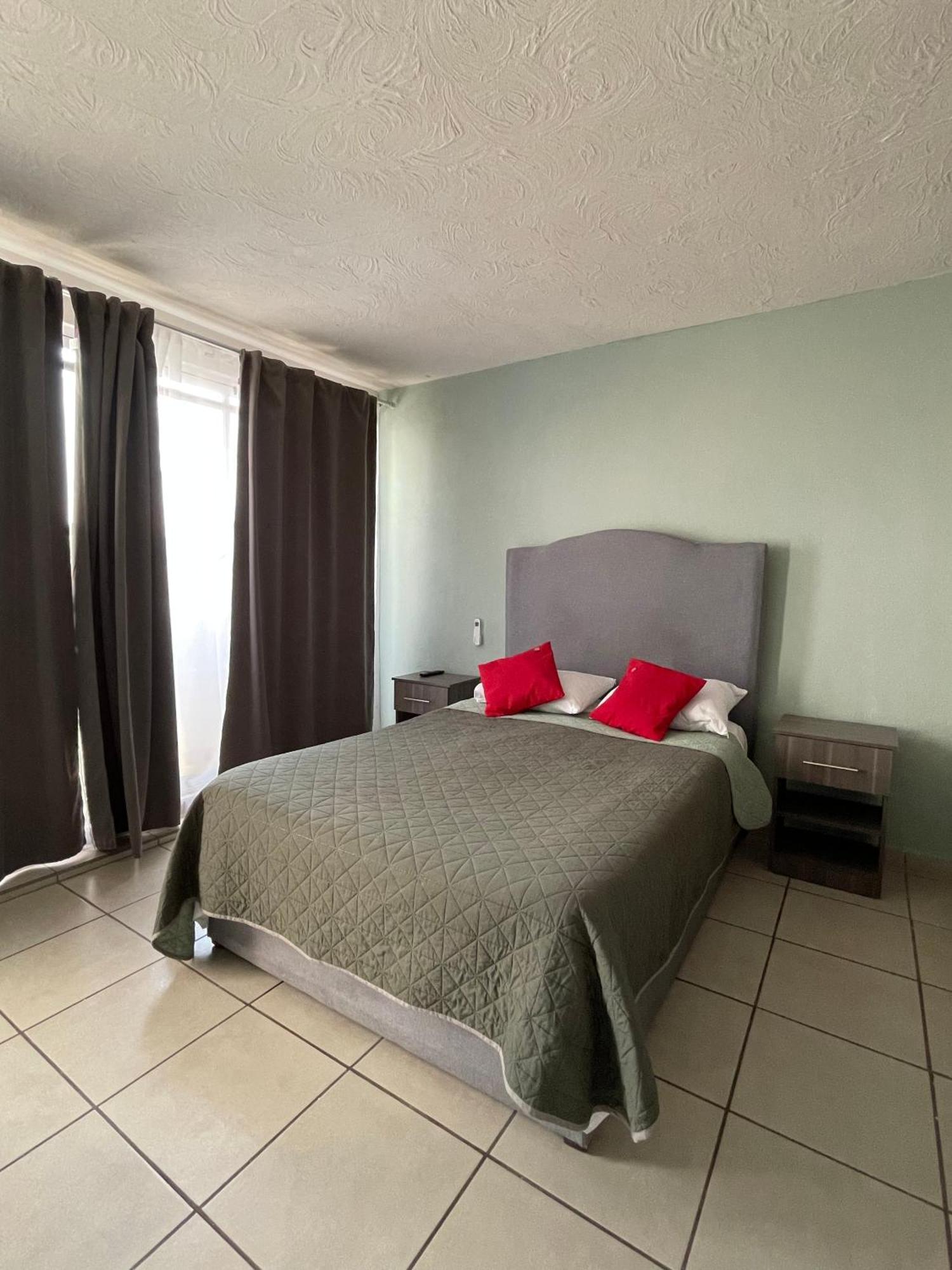 2 Venator House Boutique Apartment Leon Exterior photo